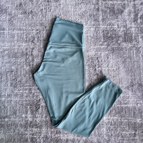 LAST CHANCE Lululemon Align Leggings 25” Size 8 Willow Green - Picture 4 of 7